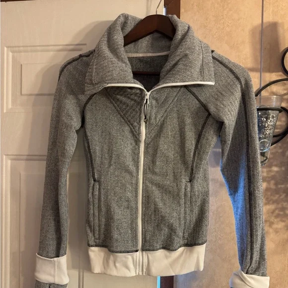 lululemon athletica Gray Herringbone Hoodie - Picture 3 of 6